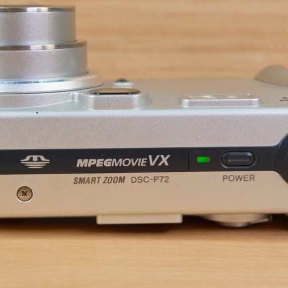 Vintage Sony Cyber-shot DSC-P72 3.2MP Digital Camera, Made in Japan - Picture 7 of 9